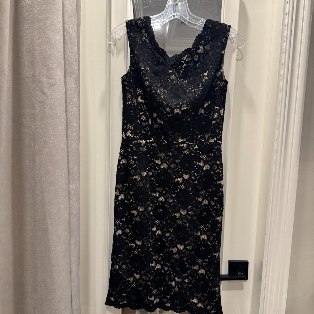 White House Black Market Black Floral Lace Sheath Dress - Size 2